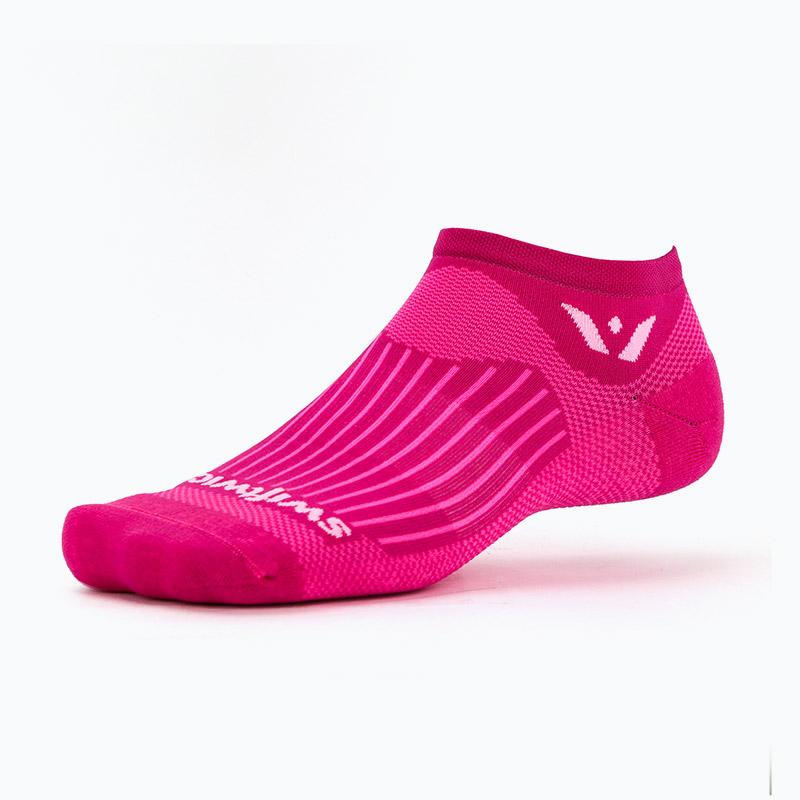 swiftwick aspire zero no show fuschia